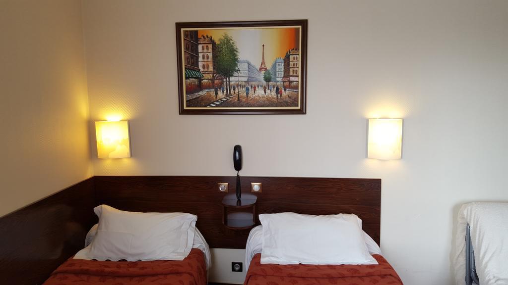 Hotel Les Deux Gares Paris Exterior photo
